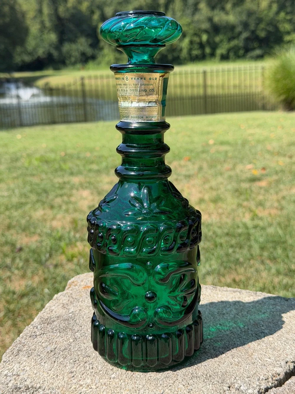 Vintage Bonded Jim Beam Emerald Green Glass Decanter w/Original Stopper. G23
